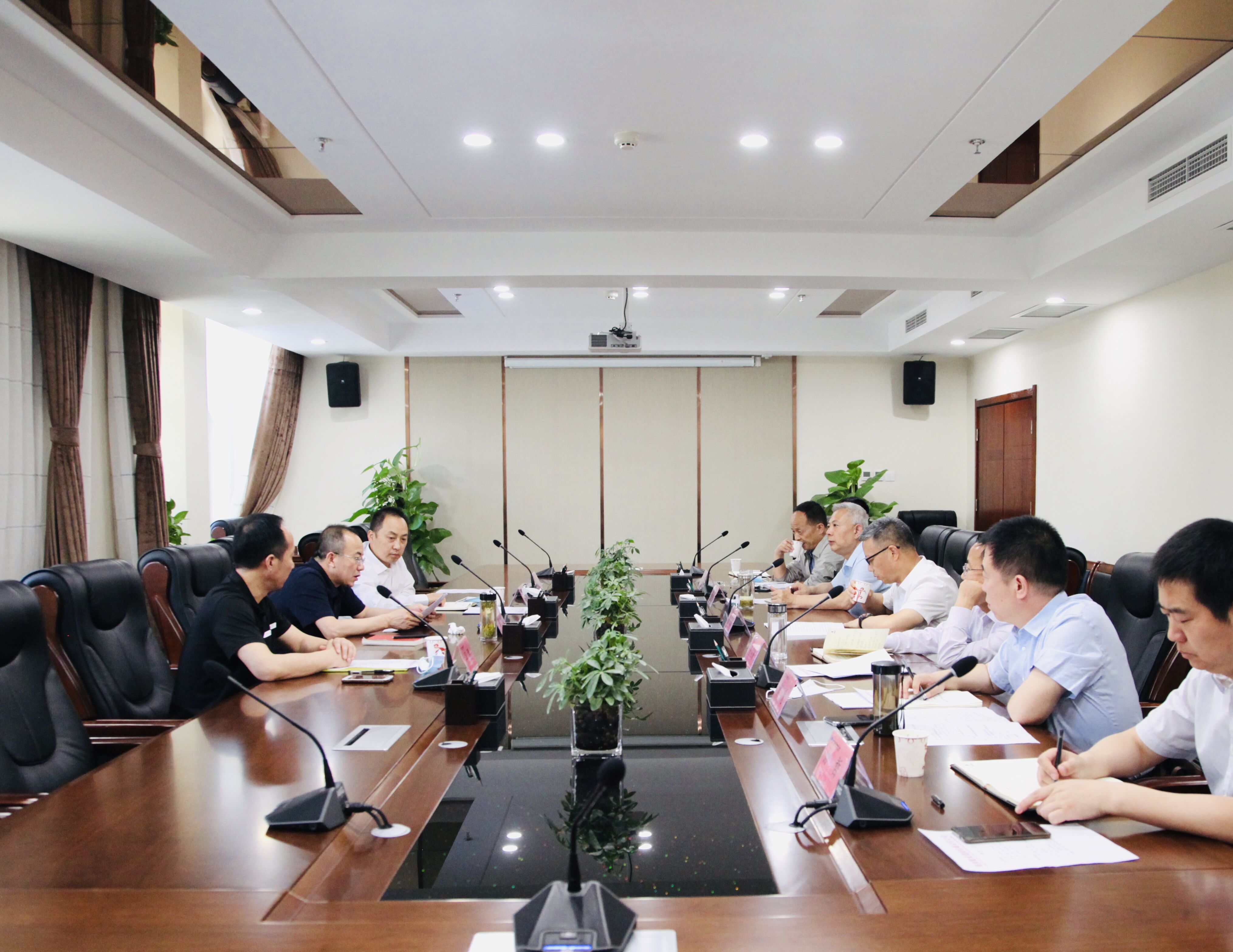 富平縣委常委、常務副縣長景軍榮到訪糧農集團