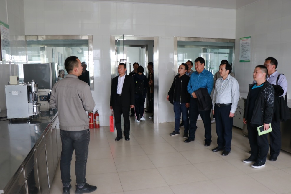 中華糧網2019年陜甘糧食產銷銜接考察團到糧農集團西瑞興平園區參觀考察