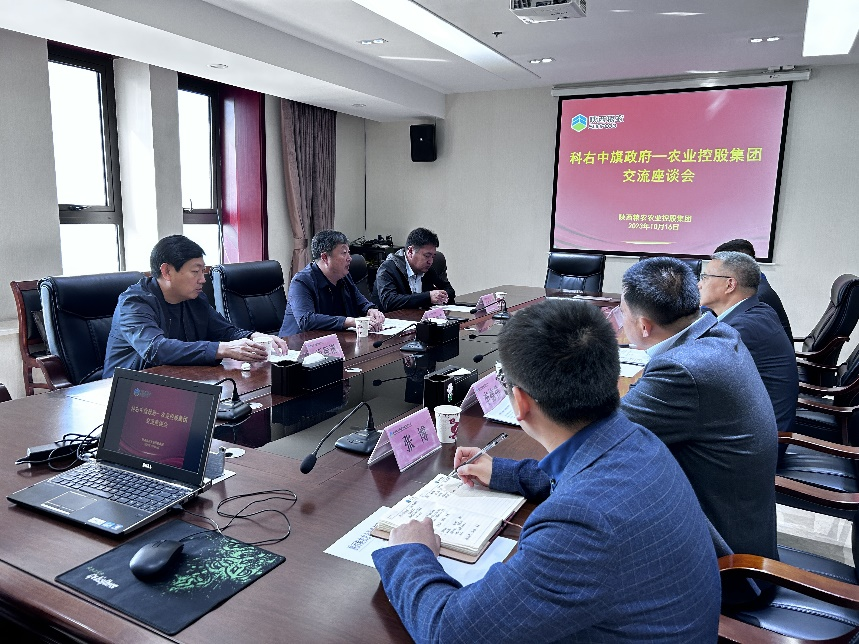 科右中旗旗委常委、副旗長馮建忠一行到集團考察交流